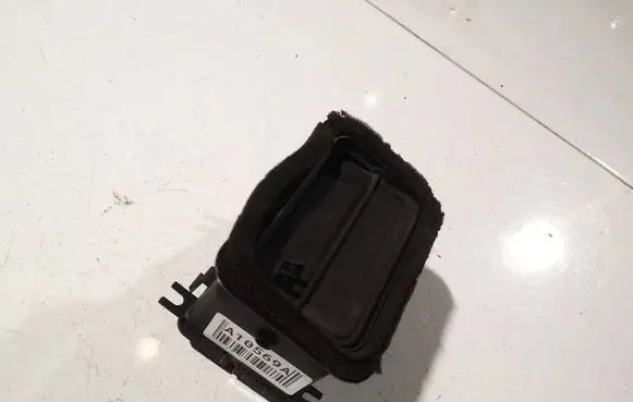 Volkswagen II LT Dash center air vent grill 9018310030