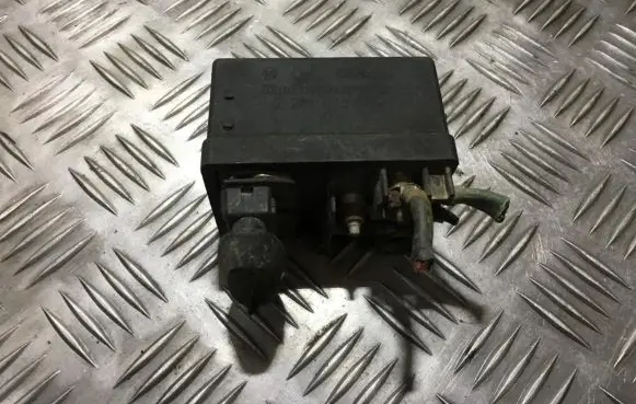 Peugeot 206 Glow plug pre-heat relay 0281003009