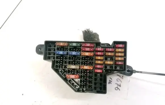 Volkswagen PASSAT B6 Fuse box set 31403365