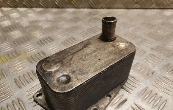 BMW 1 E81 E87 Gearbox / Transmission oil cooler 7787698