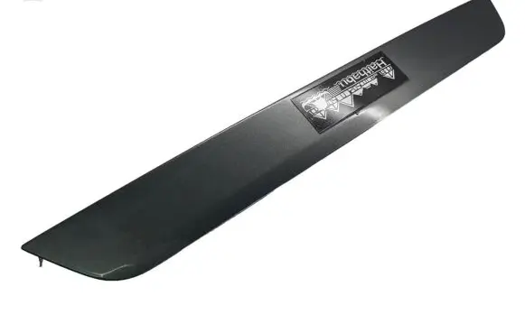 Trunk door license plate light bar