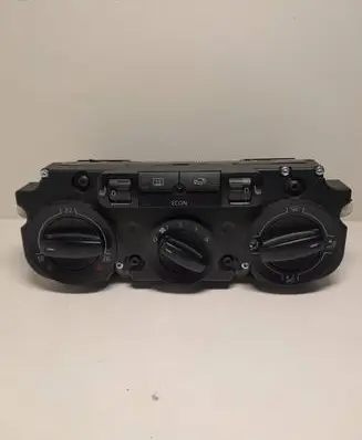 Volkswagen Touran I Climate control unit