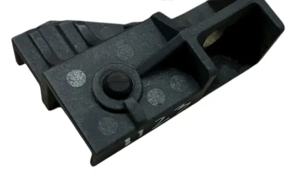 Radiator mount bracket
