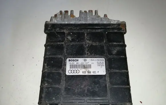 Audi A4 S4 B5 8D Engine control unit/module 028906021F 0281001366
