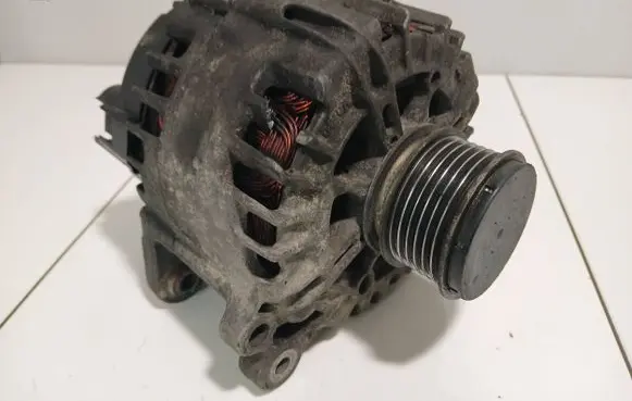 Volkswagen PASSAT B6 Generator/alternator 03L903023E 2090A9938 0605717A