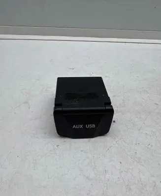Hyundai Santa Fe USB socket connector 961202W501 2W501 DMC1210151540