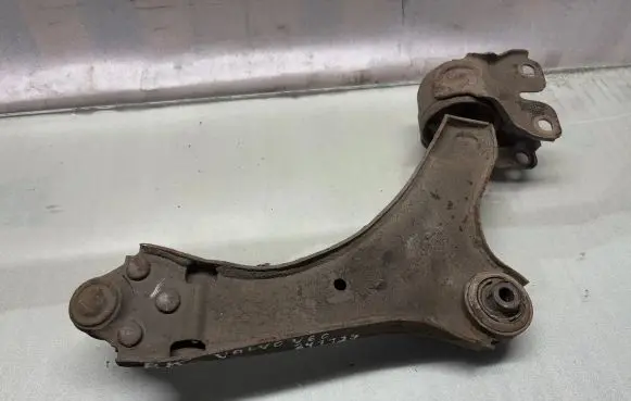 Volvo V60 Front lower control arm/wishbone