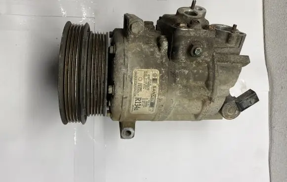 Volkswagen Jetta V Air conditioning (A/C) compressor (pump) 01077405570