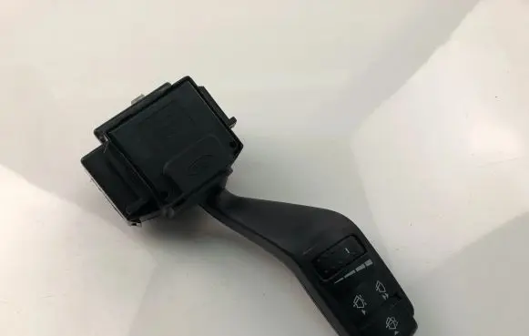 Ford Focus Indicator stalk 17D940