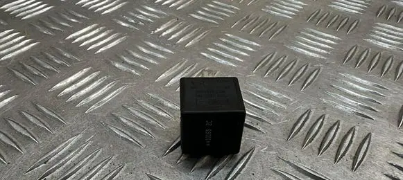Jaguar XJ X351 Other relay 5M5T14B192DA