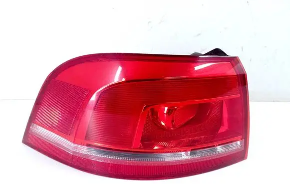 Volkswagen PASSAT B7 Rear/tail lights 3AF945095C