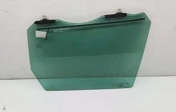 Renault Scenic III - Grand scenic III Rear door window glass 823000010R