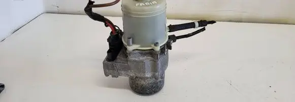 Skoda Fabia Mk1 (6Y) Power steering pump 6Q0423155AA 051326B3