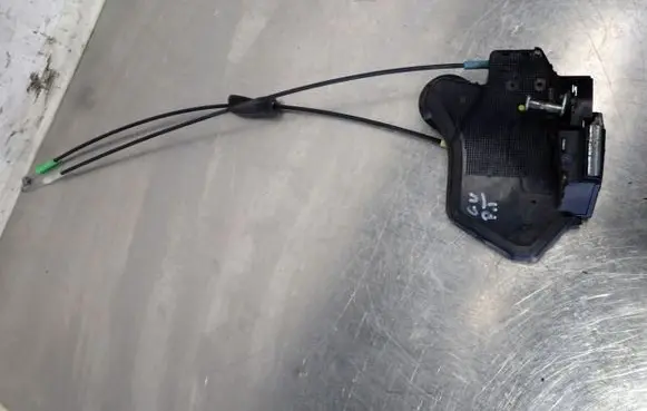 Suzuki Grand Vitara II Rear door lock 60510104