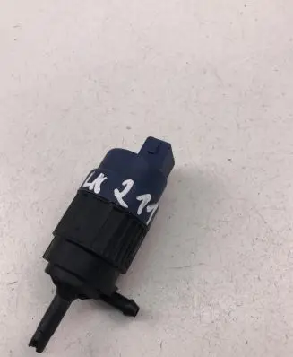 Nissan NP300 Windscreen/windshield washer pump 28920EB320