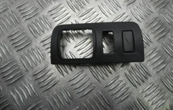 Radio/GPS head unit trim