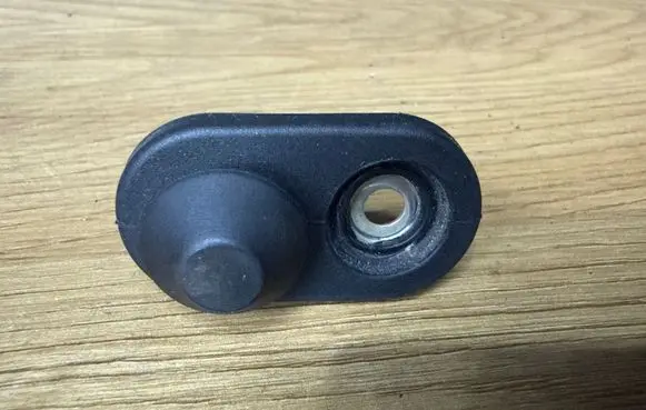 Toyota Avensis T250 Front door sensor