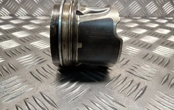Renault Scenic II - Grand scenic II Piston 10653