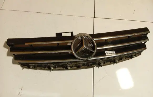 Mercedes-Benz A W169 Front grill 1698800583