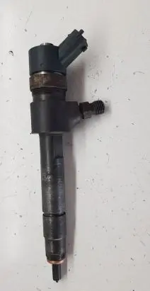 Opel Zafira B Fuel injector 0445110165