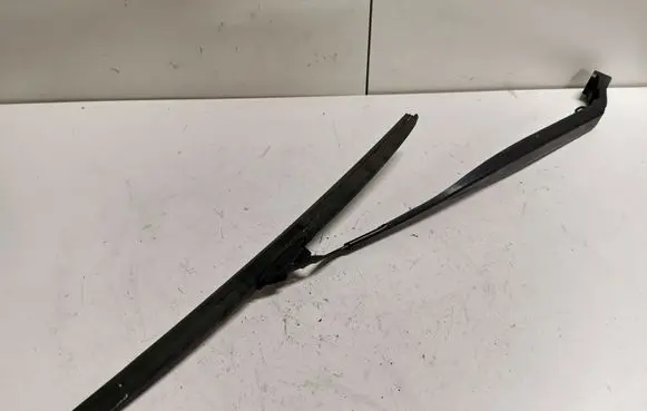 Dodge Durango Front wiper blade arm P2590N2