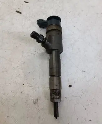 Peugeot 2008 I Fuel injector 0445110340