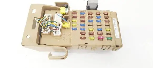 Subaru Legacy Fuse box set 82201AJ000