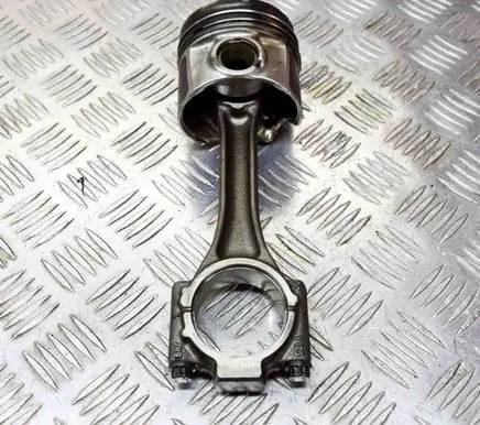 Volkswagen Golf VII Piston 03L107065J 03L105401A