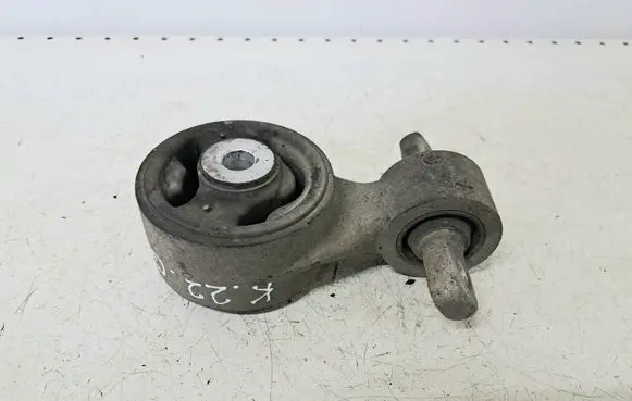 Honda Civic Engine mount bracket