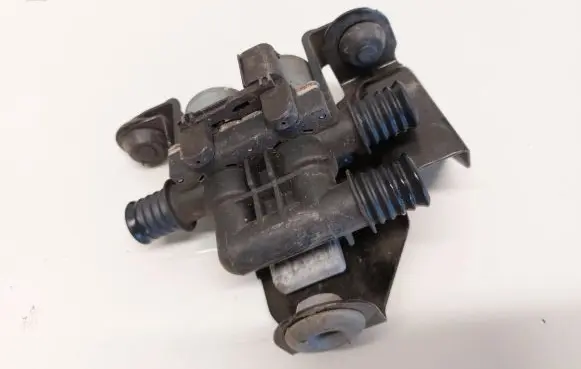 BMW 5 F10 F11 Coolant heater control valve 691054406 1147412