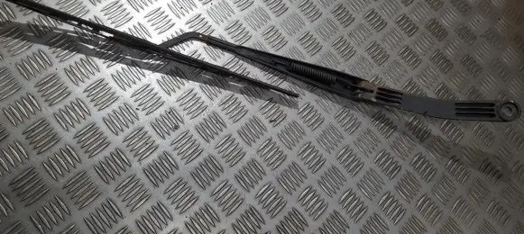 Subaru Legacy Front wiper blade arm