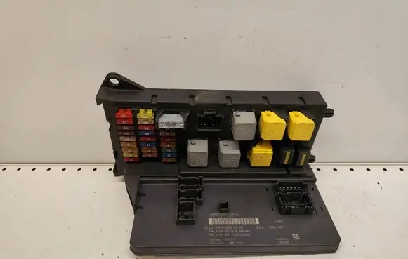 Mercedes-Benz Sprinter W906 SAM control unit A9069004700