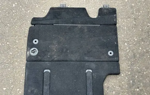 Chrysler Pacifica Second row seat mat 05028624AD