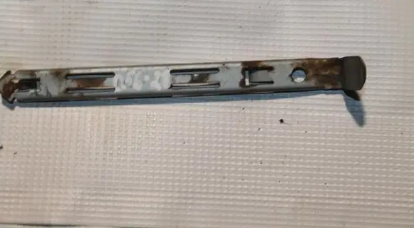Volvo XC90 Headlight/headlamp mounting bracket 863718