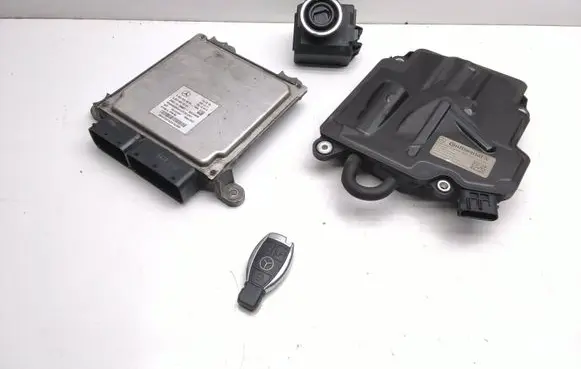 Mercedes-Benz E W212 Engine ECU kit and lock set A6519009901 A0002703352 A2C90460400