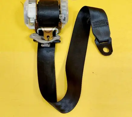 Nissan Micra Front seatbelt 33028561