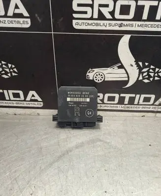 Mercedes-Benz C W203 Door control unit/module 2038202285 351391