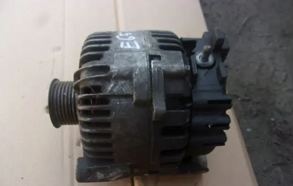 BMW 7 E65 E66 Generator/alternator 7797523