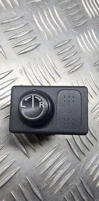 Nissan X-Trail T30 Wing mirror switch 25570BM400