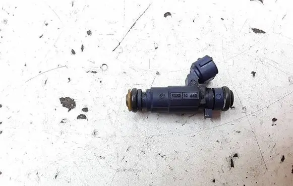 KIA Venga Fuel injector 3531028000
