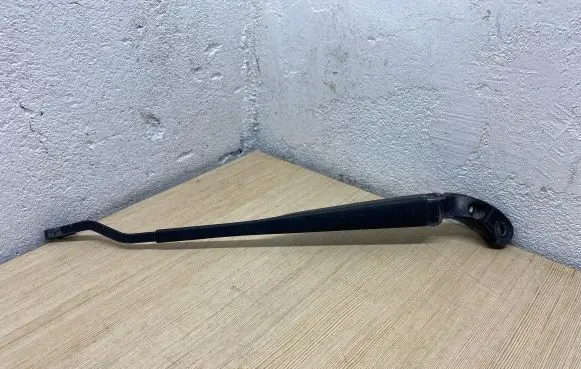 Mini One - Cooper R50 - 53 Front wiper blade arm 80005586
