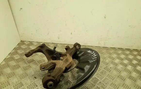 Volkswagen Golf VIII Rear wheel hub