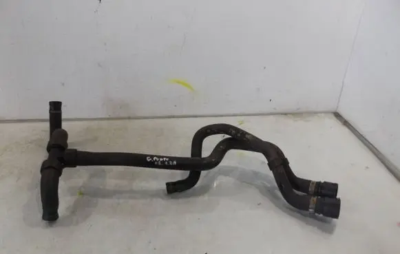 Engine coolant pipe/hose