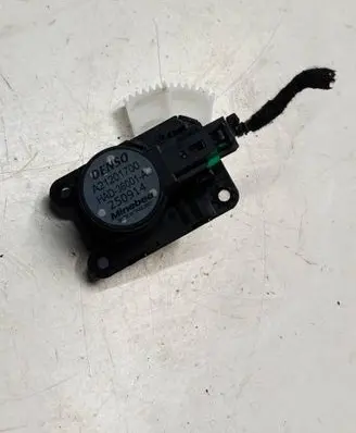 Renault Captur Air flap motor/actuator A21201700U5 A21201700 HAD36001A
