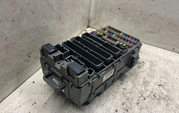 Honda Civic Fuse module 52535LE