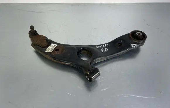 Hyundai Santa Fe Front lower control arm/wishbone 545012W200