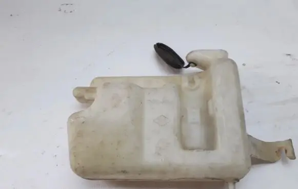 Renault Twingo I Windshield washer fluid reservoir/tank