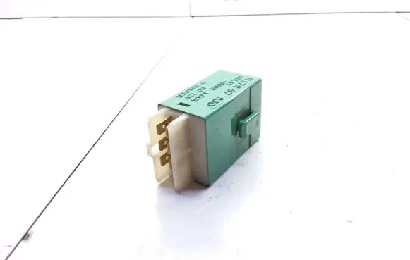 Mazda 323 Central locking relay B17R67830