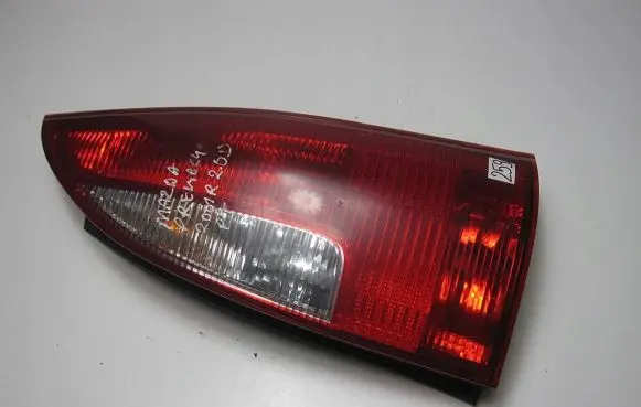 Mazda Premacy Rear/tail lights 22061908