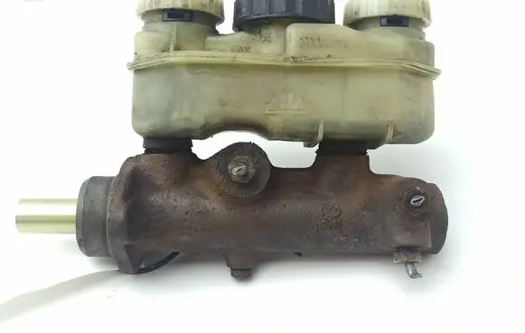 Mercedes-Benz COMPAKT W115 Master brake cylinder